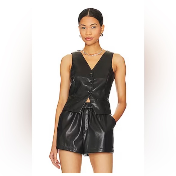 NWT L’academie Black Faux Leather Shorts. - Picture 3 of 14